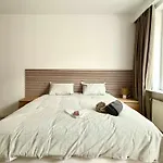 Moderne Au Coeur Du Quartier Saint Adalbert Apartman Liège