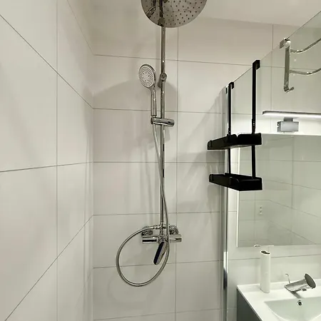 Moderne Au Coeur Du Quartier Saint Adalbert Liège